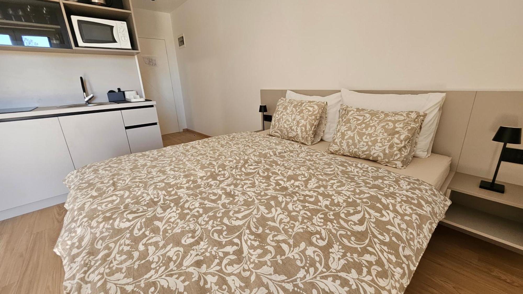 Richi Rooms & App Фунтана Екстериор снимка